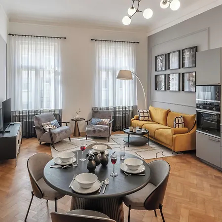 River Dance By Adrez 프라하